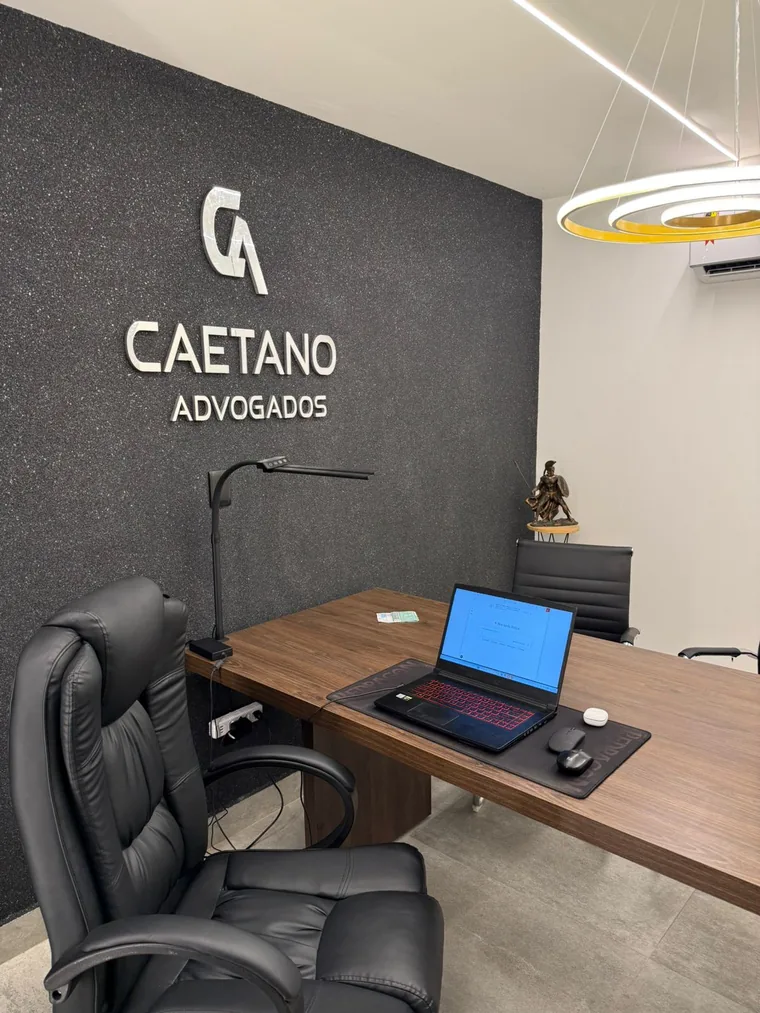 Ambiente de atendimento do escritório Caetano Advogados